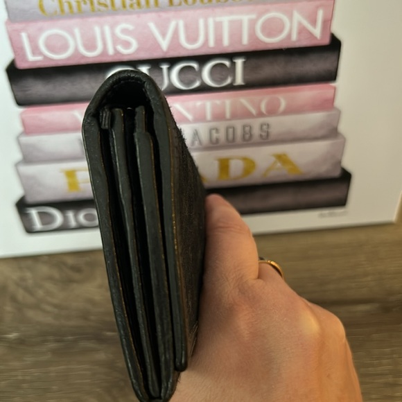 EUC black Gucci long wallet. - Picture 4 of 6